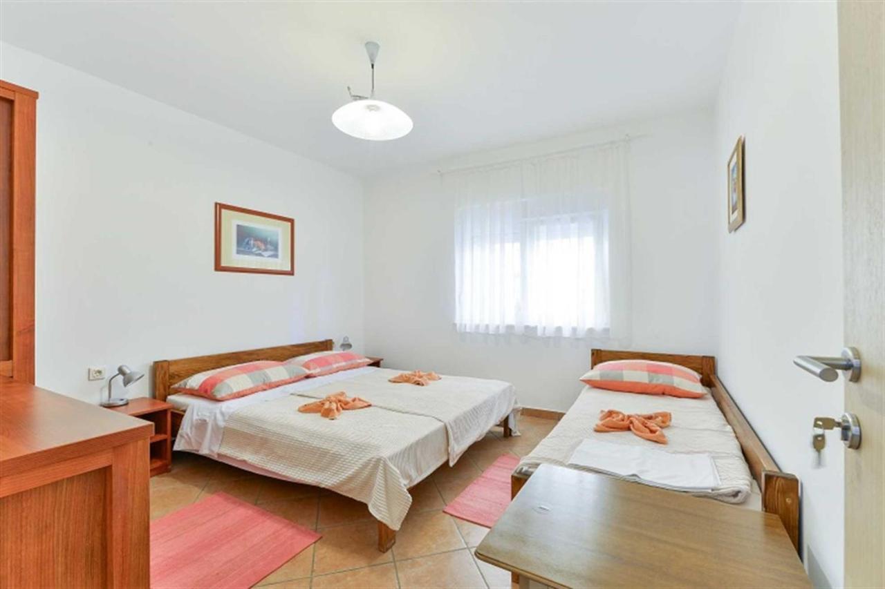 Apartment House Inga Vir Extérieur photo